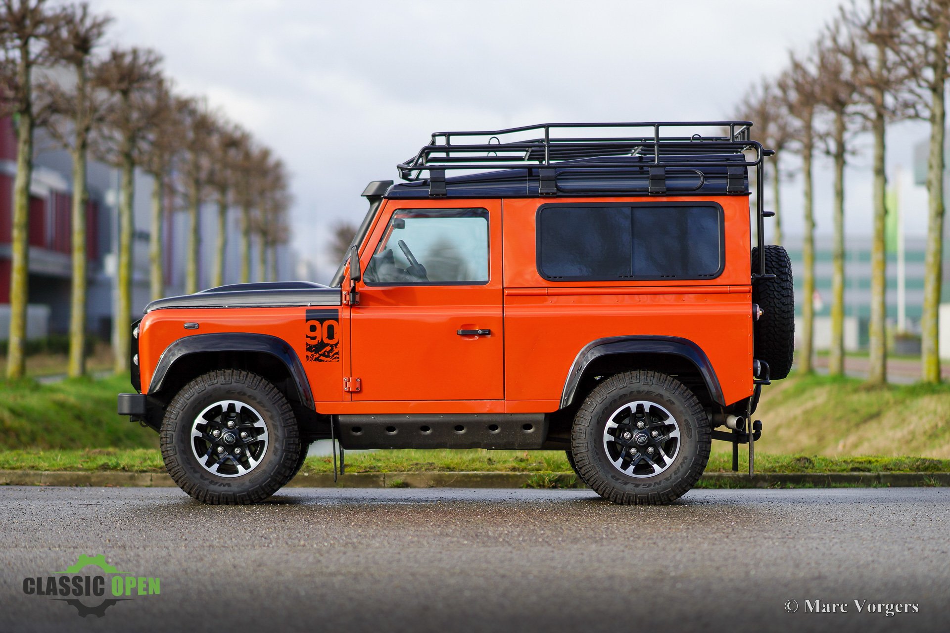 Land Rover Defender 90 Adventure Edition