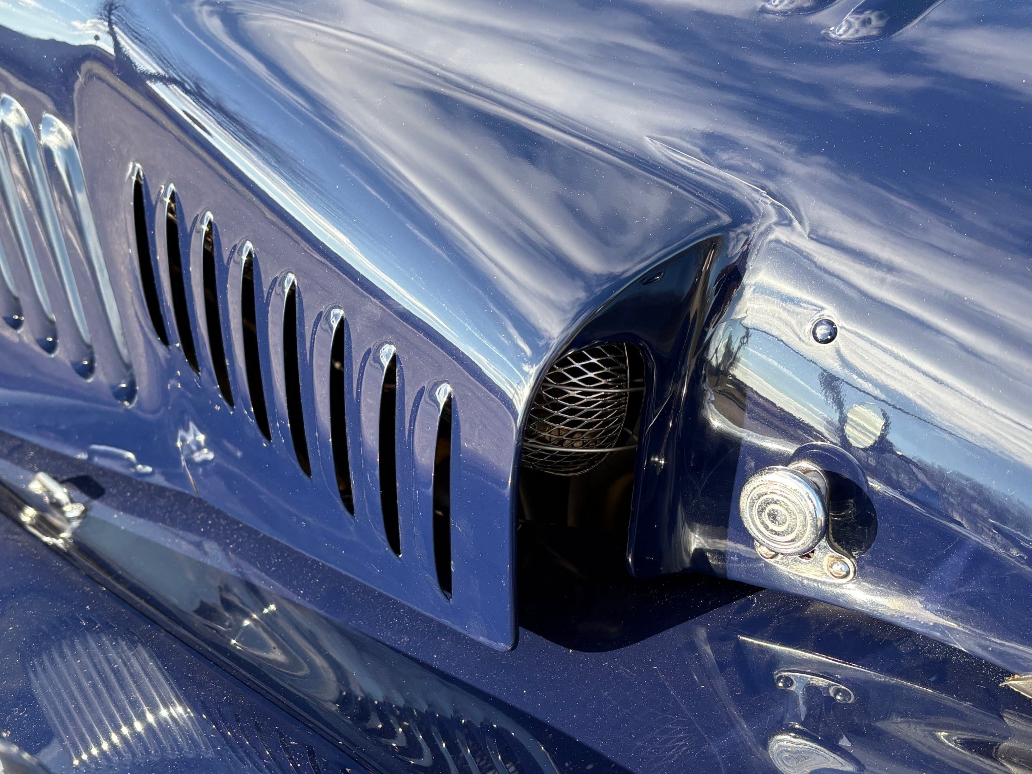 Morgan +4 Bustle Back