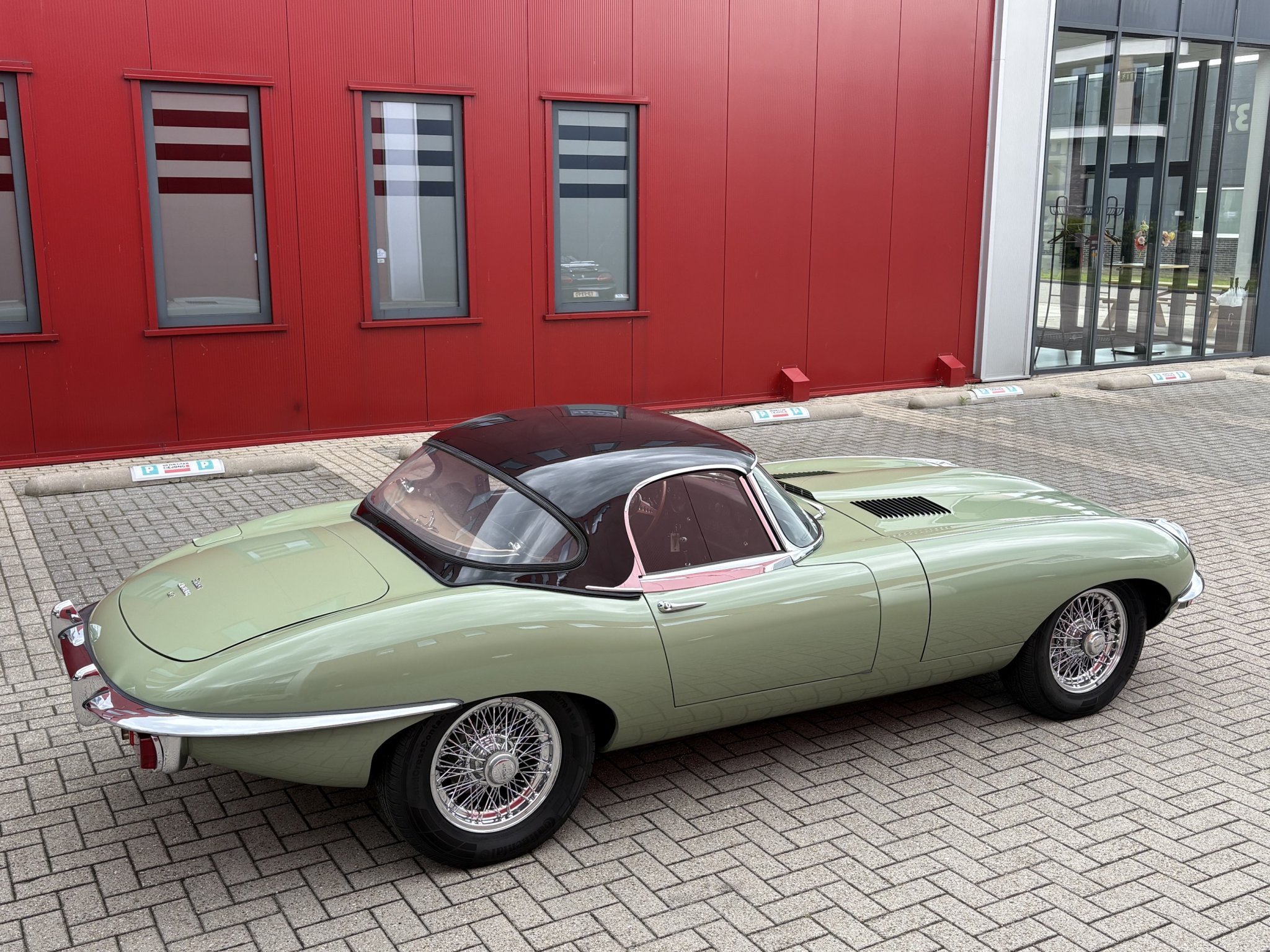 Jaguar E-type 4.2 Roadster
