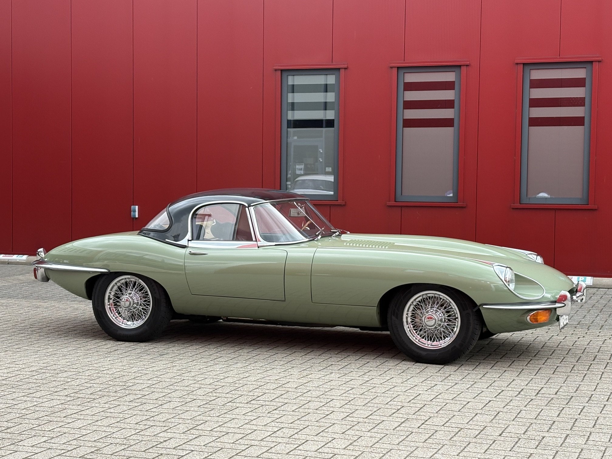 Jaguar E-type 4.2 Roadster