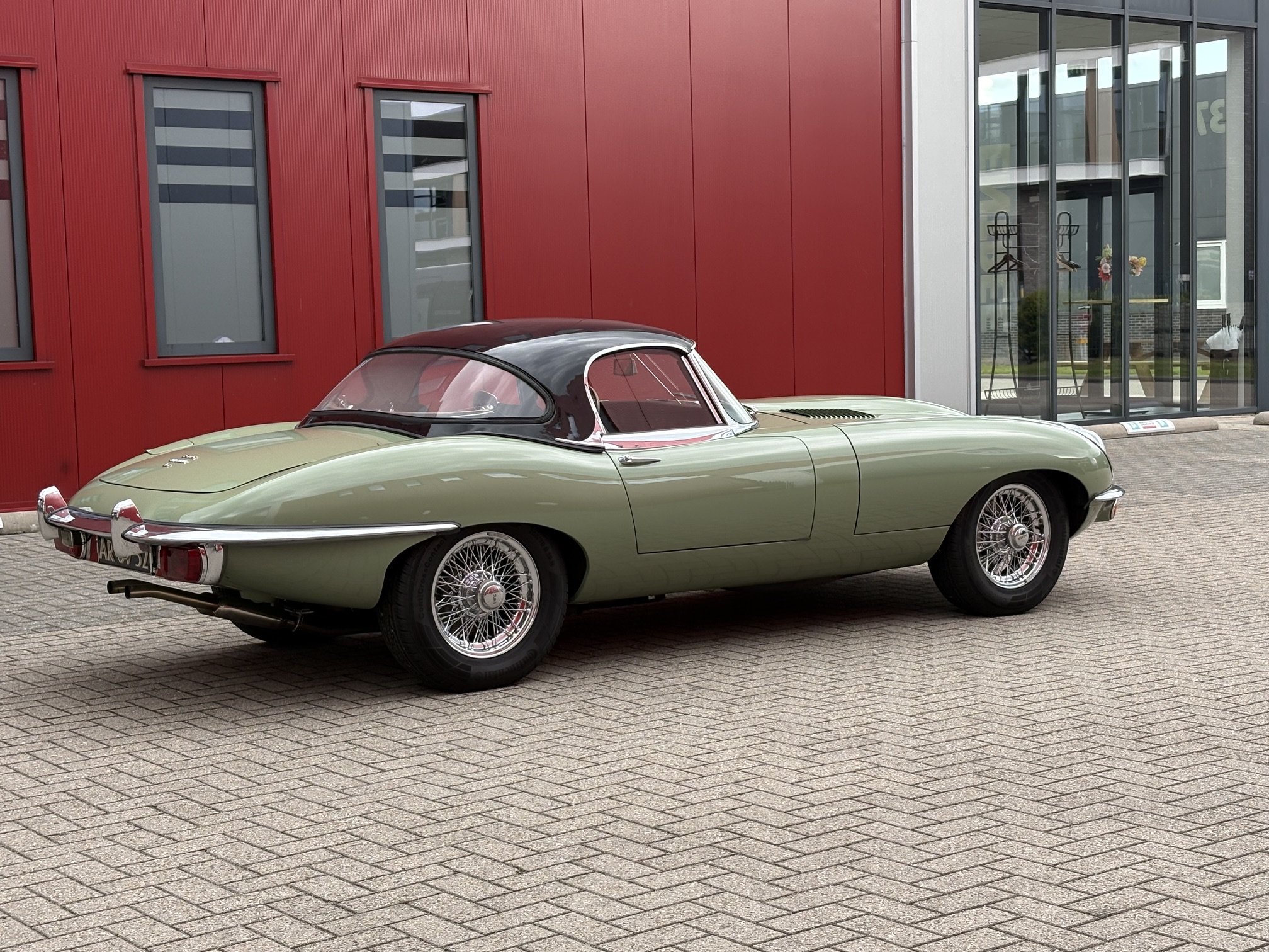 Jaguar E-type 4.2 Roadster