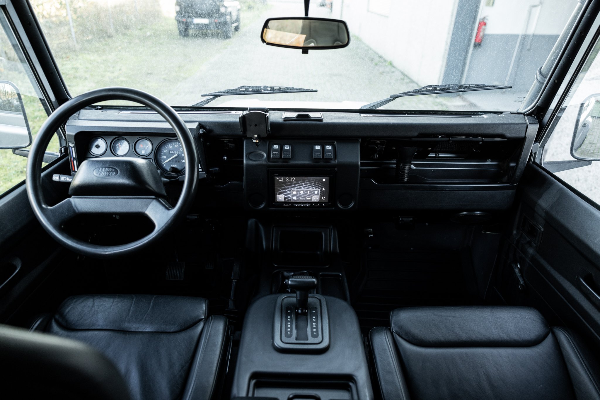 Land Rover Defender 110 4.0 V8 Automatic