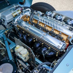 34+Jaguar+E-type+motor.JPG